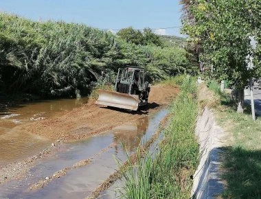 Ξεκινούν αντιπλημμυρικά έργα από τις ΕΔ σε Μαραθώνα και Ραφήνα